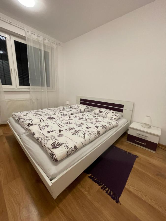 Peaceful Living, 4 Minutes From The City Center Apartment Kosice Exterior photo